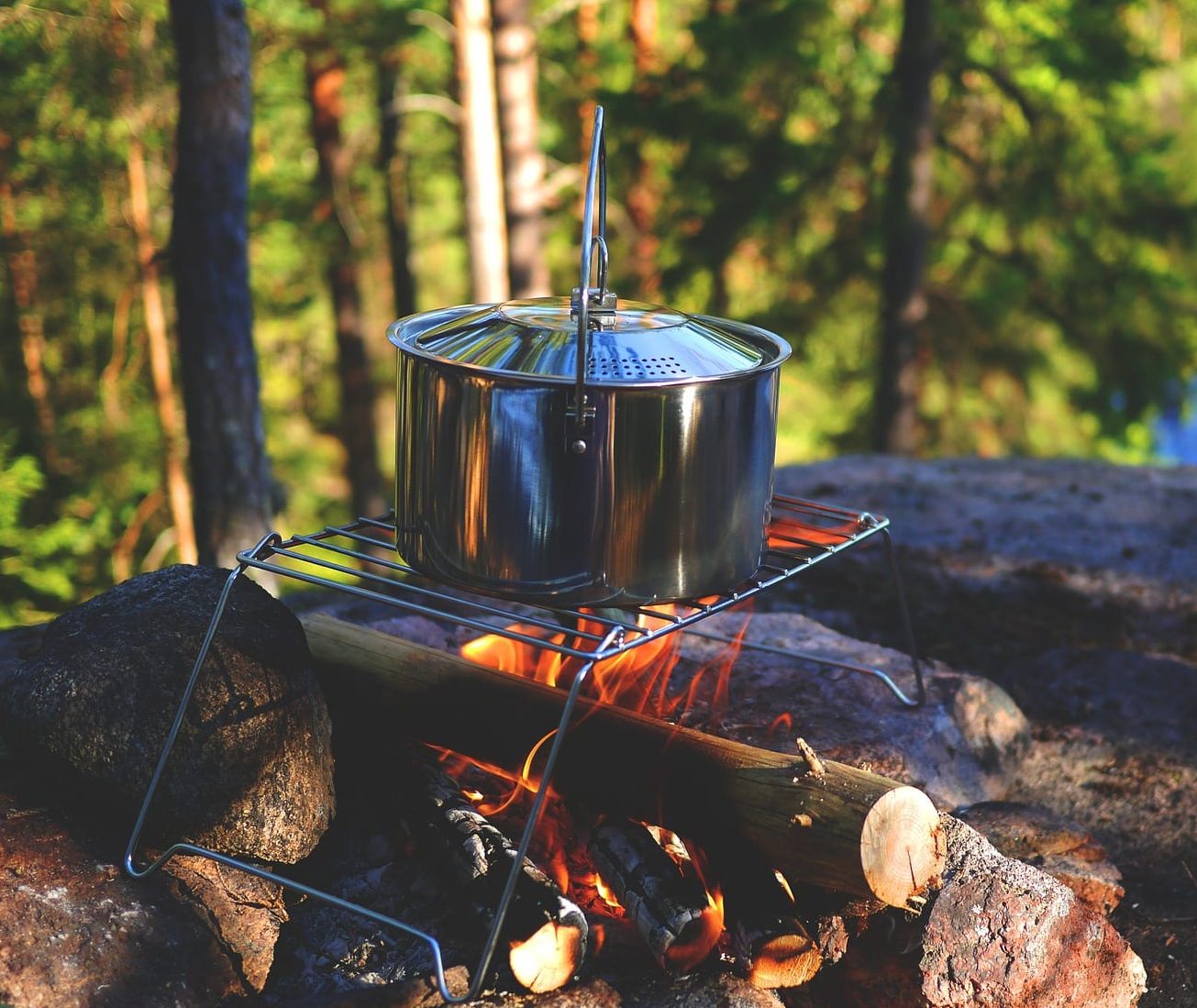 How to cook over a campfire